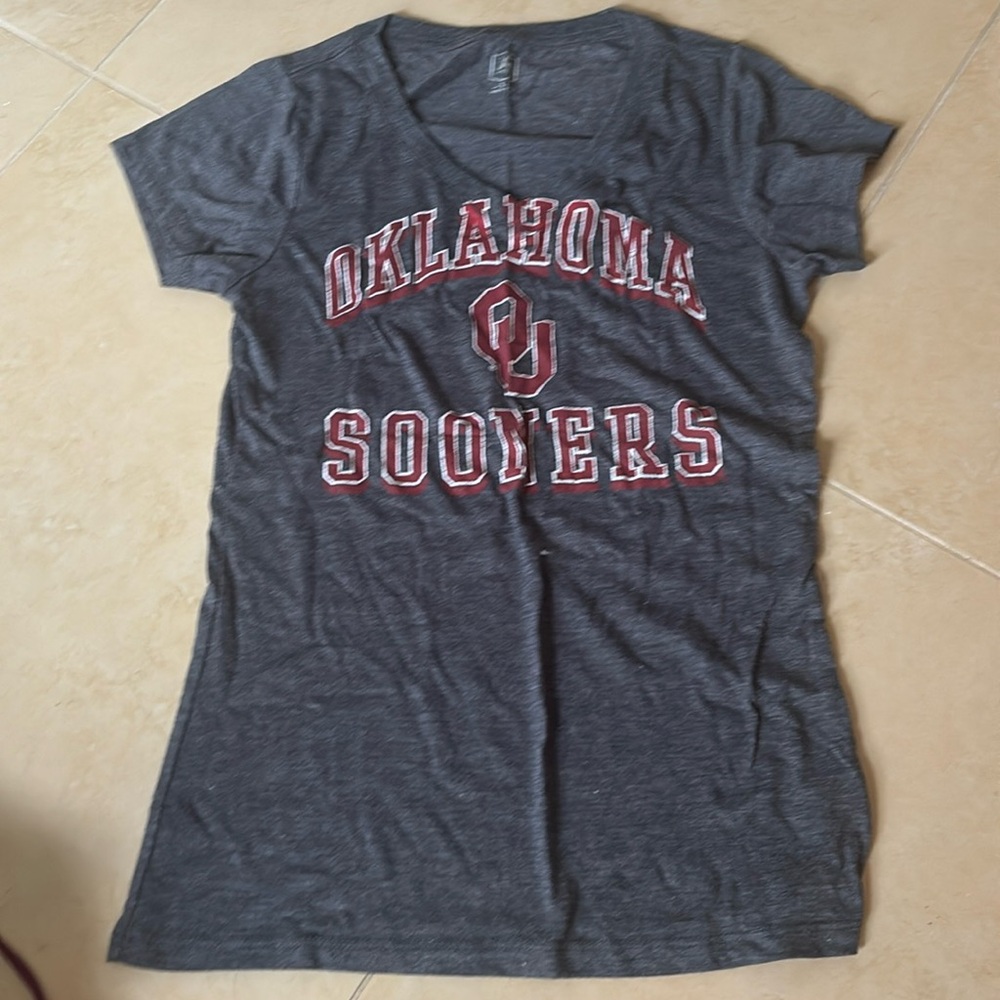 Oklahoma Sooners short sleeve tshirt size small